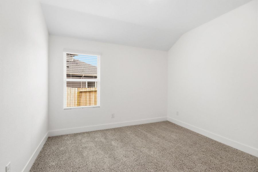 Spacious, unfurnished interior of a new home in Chapel Lakes, Montgomery (Image 11).