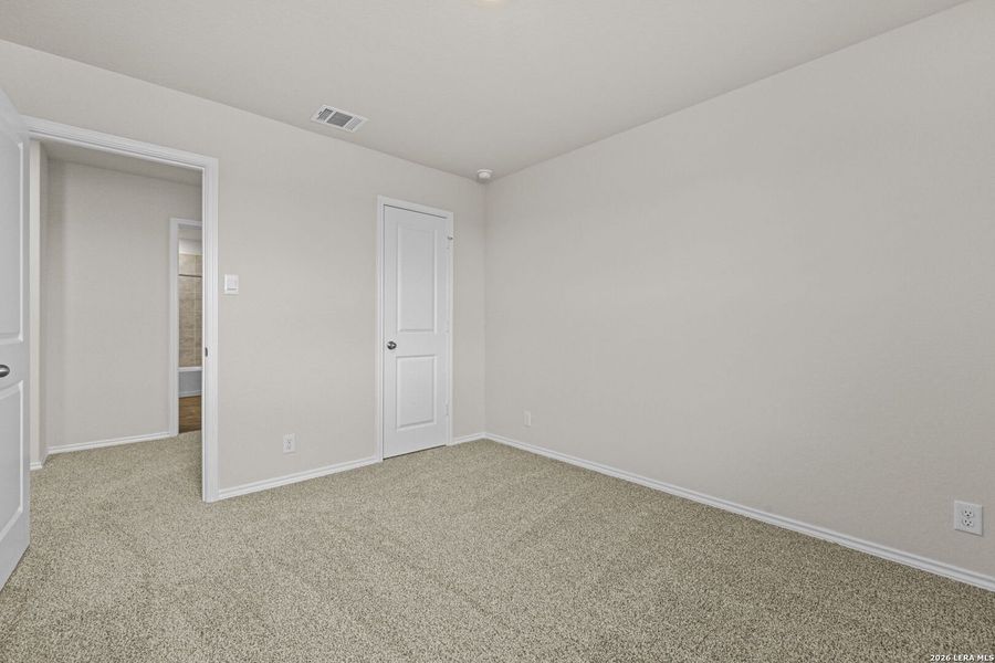 Spacious, unfurnished interior of a new home in Redbird Ranch, San Antonio (Image 15).