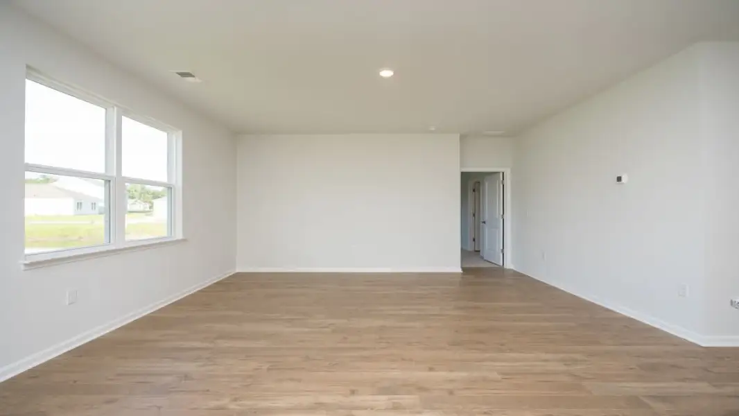 Representative unfurnished interior of a home built from the Elle by D.R. Horton in Brookside, Richlands (Image 18).