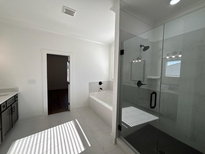 Furnished interior view inside a new home in Magnolia Ridge, Monroe (Image 11).