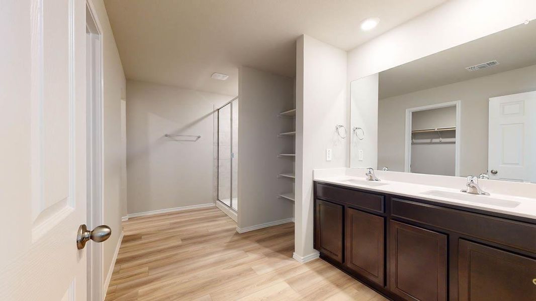 Furnished interior view inside a new home in Turnbo Ranch, Killeen (Image 5).