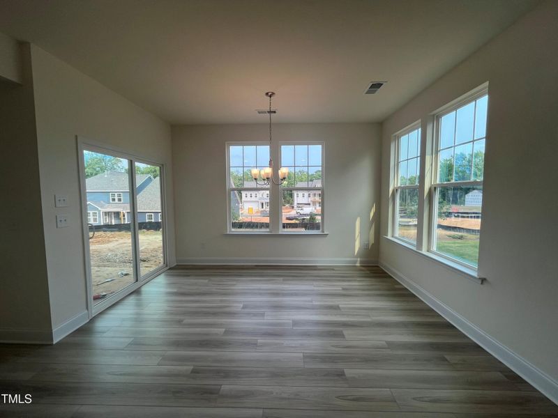 Breakfast/Dining Area