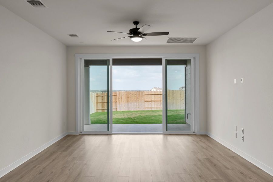 Spacious, unfurnished interior of a new home in Lariat, Liberty Hill (Image 30).