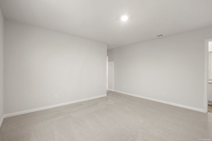 Spacious, unfurnished interior of a new home in Applewhite Meadows, San Antonio (Image 23).