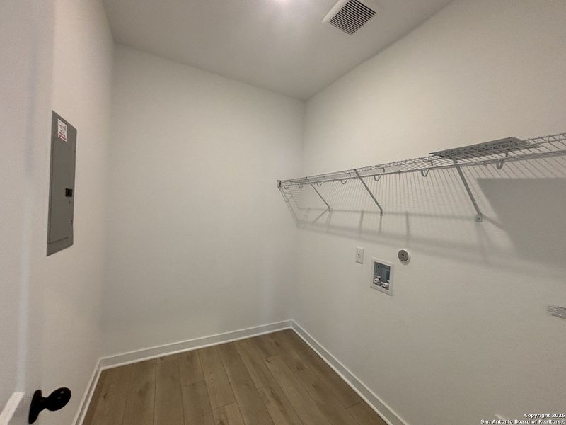 Spacious, unfurnished interior of a new home in The Heights at Saddlebrook Ranch 60's, Schertz (Image 19).