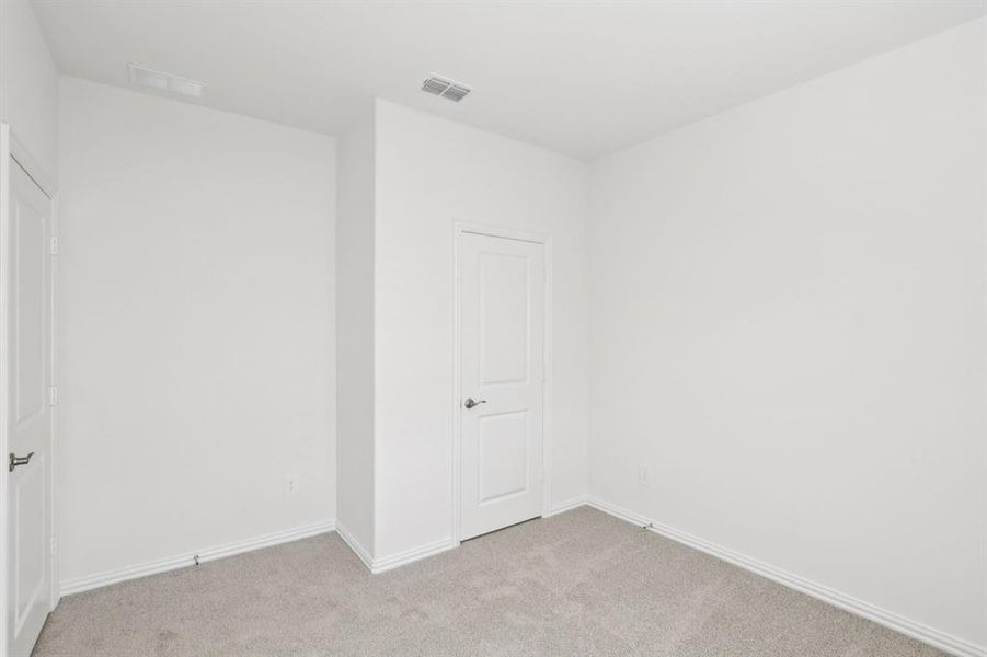Spacious, unfurnished interior of a new home in Stonehaven, Seagoville (Image 19). Spacious, unfurnished interior of a new home in Stonehaven, Seagoville (Image 19).