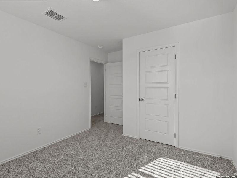 Spacious, unfurnished interior of a new home in Applewhite Meadows, San Antonio (Image 22).
