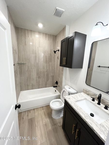 Furnished interior view inside a new home in , Jacksonville (Image 5).