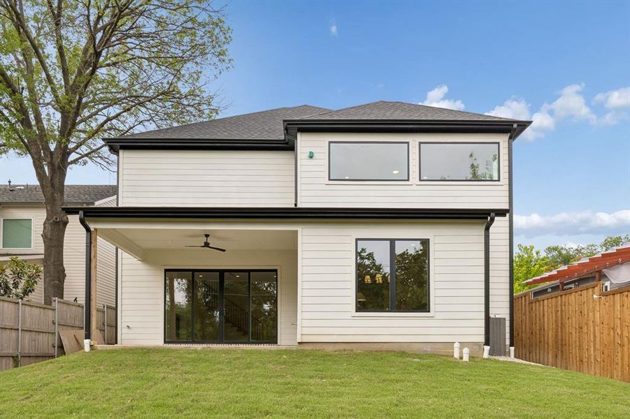 Exterior details and patio area of a home in , Dallas (Image 4).