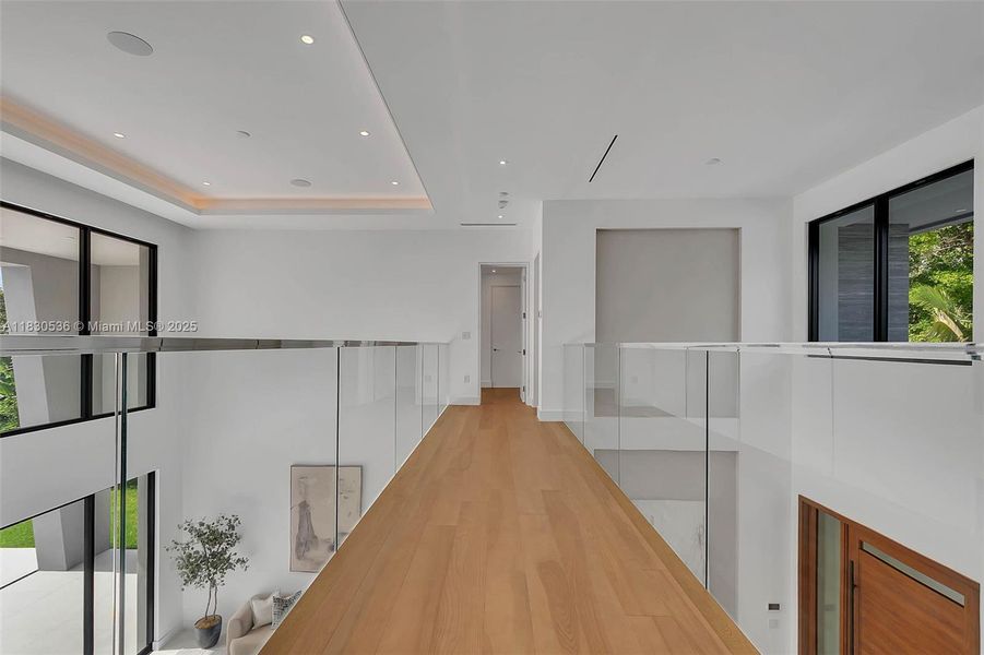 Spacious, unfurnished interior of a new home in , Pinecrest (Image 22).