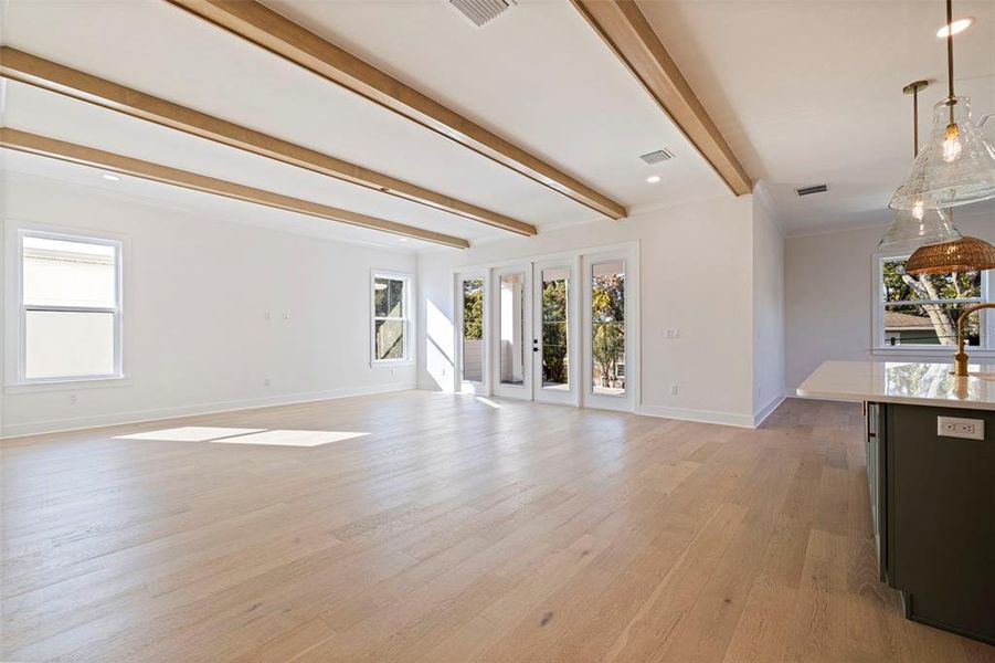 Spacious, unfurnished interior of a new home in , St. Petersburg (Image 39).