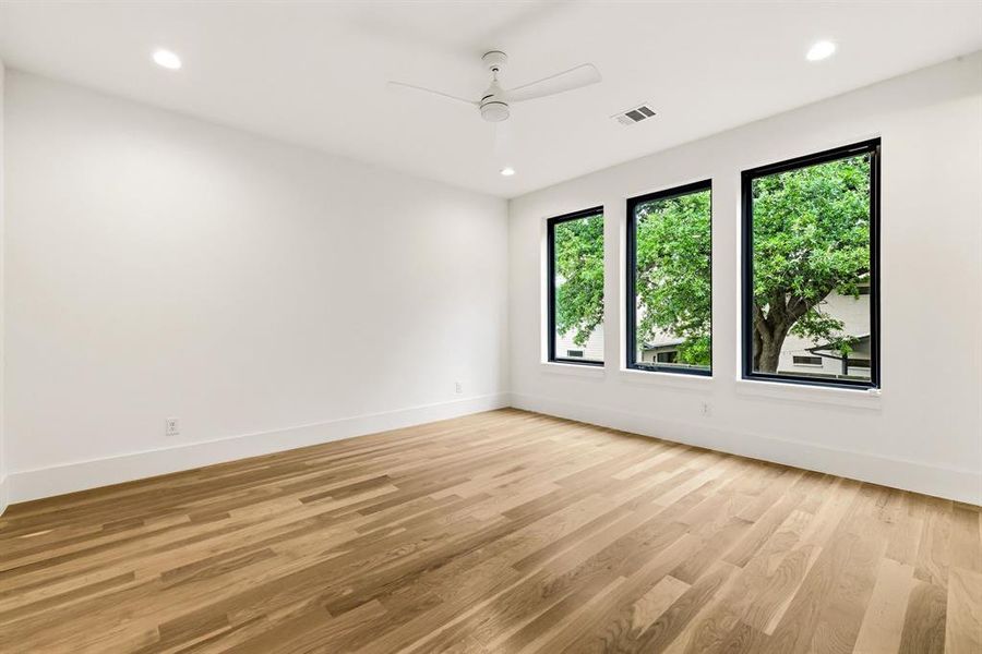 Spacious, unfurnished interior of a new home in , Dallas (Image 22).