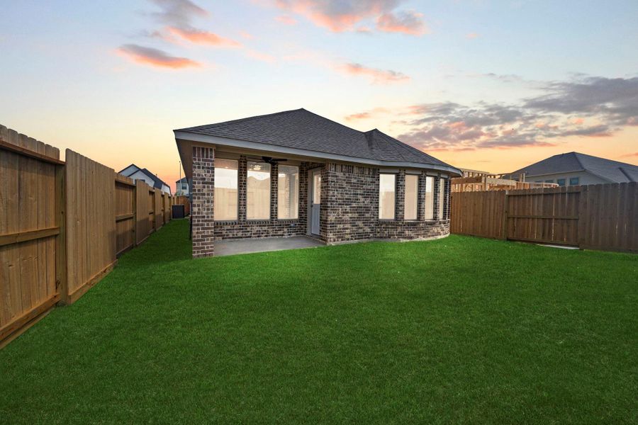Exterior details and patio area of a home in Candela, Richmond (Image 22).