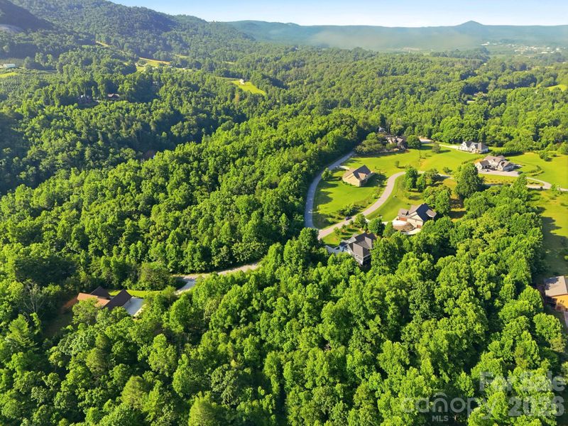 Natural landscape and outdoor views near in Hendersonville (Image 27). Natural landscape and outdoor views near in Hendersonville (Image 27).