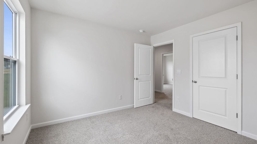 Spacious, unfurnished interior of a new home in Cedar Gap, Fountain Inn (Image 27).