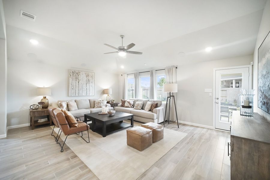 Representative furnished interior of a home built from the Maxwell by Beazer Homes in Copia Pines, Montgomery (Image 5).