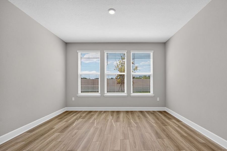 Spacious, unfurnished interior of a new home in Headwaters at Lofton Creek, Yulee (Image 21).