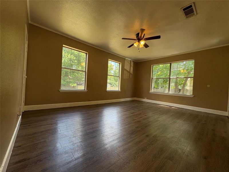 Spacious, unfurnished interior of a new home in , Paris (Image 14). Spacious, unfurnished interior of a new home in , Paris (Image 14).