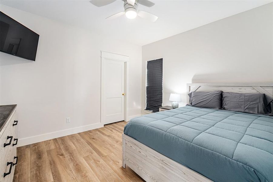 Furnished interior view inside a new home in , Mabank (Image 26).