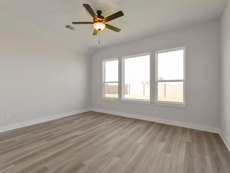 Spacious, unfurnished interior of a new home in Lago Mar, Texas City (Image 25). Spacious, unfurnished interior of a new home in Lago Mar, Texas City (Image 25).
