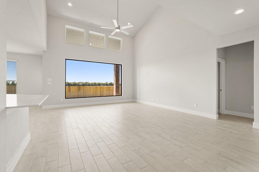 Spacious, unfurnished interior of a new home in Briarwood Crossing, Rosenberg (Image 26).