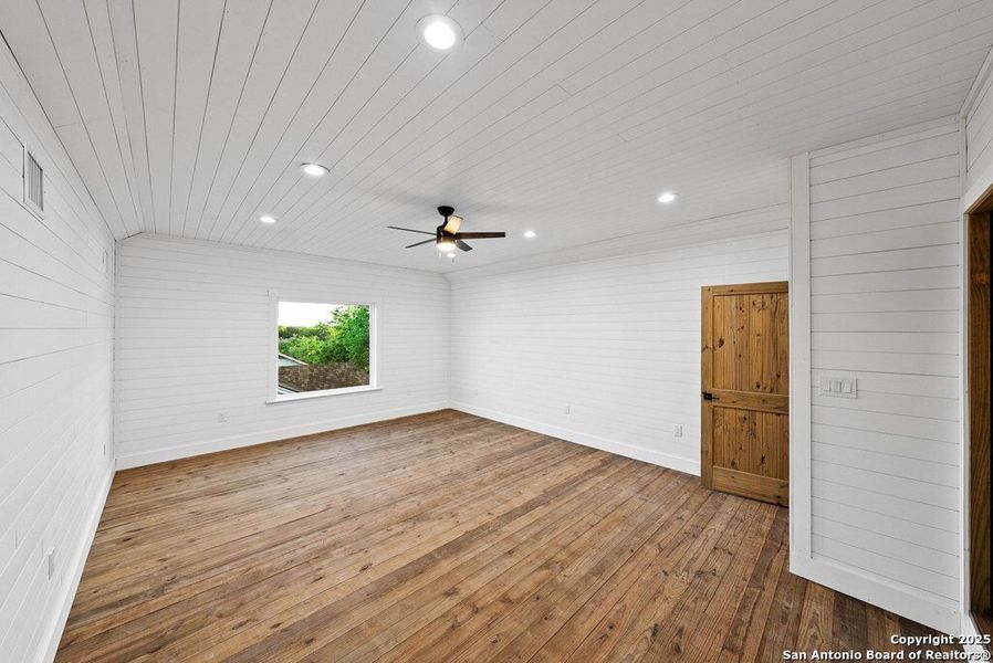 Spacious, unfurnished interior of a new home in , Kerrville (Image 22).