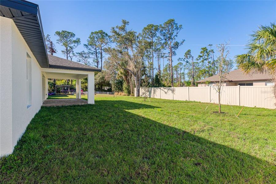 Exterior details and patio area of a home in , North Port (Image 3).