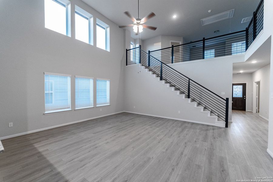 Spacious, unfurnished interior of a new home in Hennersby Hollow, San Antonio (Image 15). Spacious, unfurnished interior of a new home in Hennersby Hollow, San Antonio (Image 15).