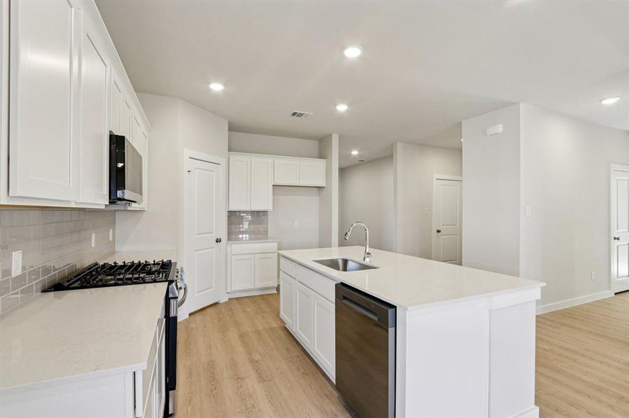 Furnished interior view inside a new home in Hickory Hill, Sherman (Image 16).