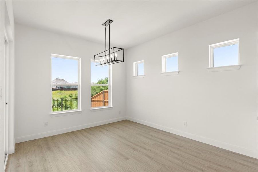 16. 1052 Bingham - Dining