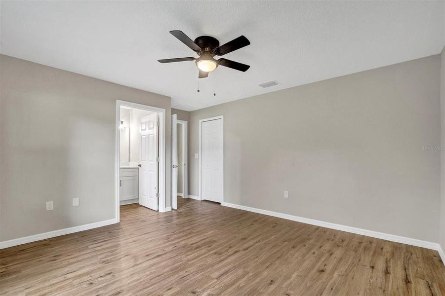 Spacious, unfurnished interior of a new home in , Lakeland (Image 14).