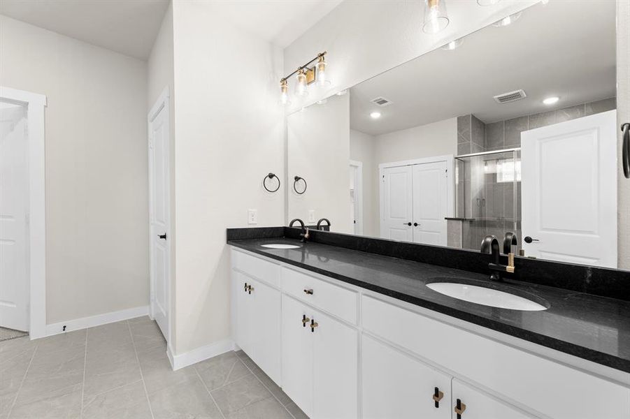 13. 1705 Morningside - Bath