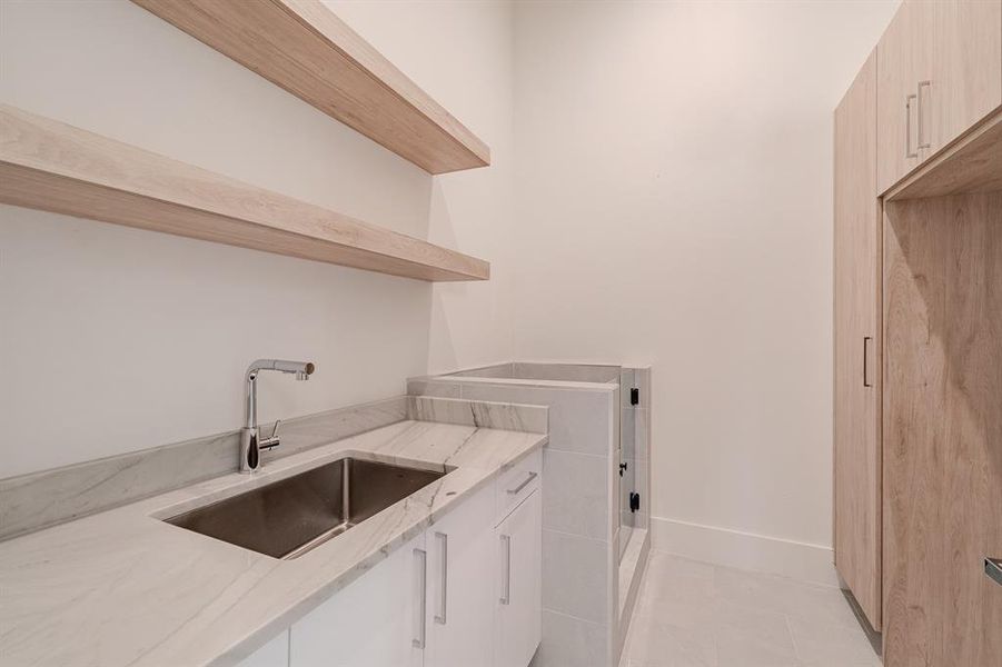 Close-up of interior finishes inside a home in , Dallas (Image 19).