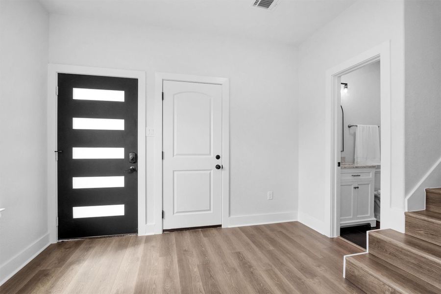 Spacious, unfurnished interior of a new home in , Houston (Image 30).