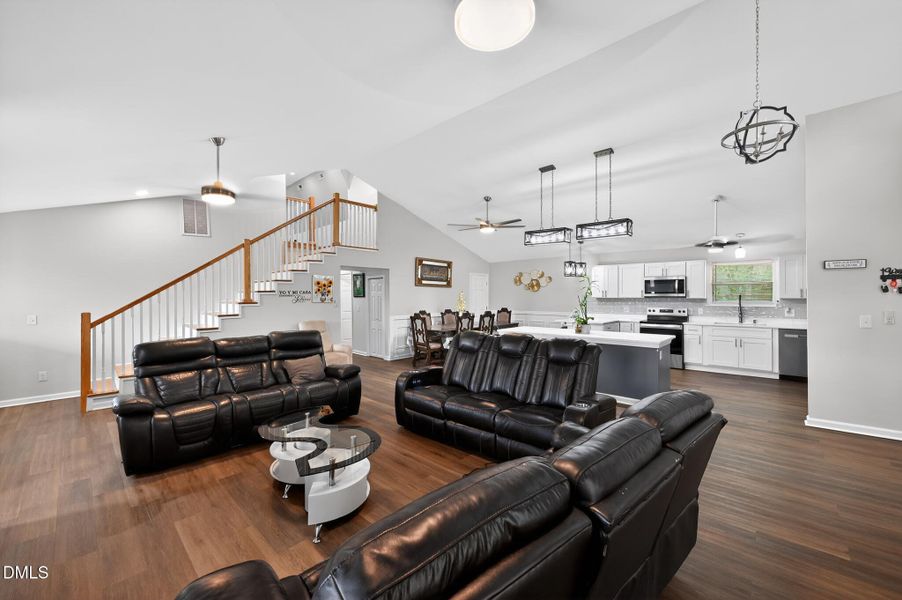 08_1696_James_Winston_Rd-Living_room-793