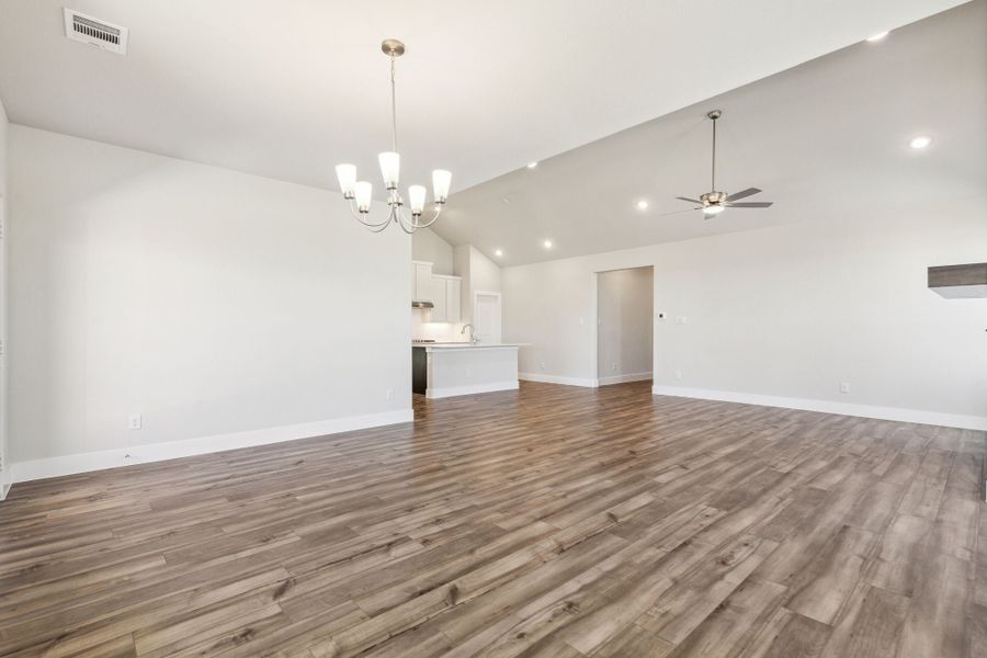 Representative unfurnished interior of a home built from the Cardinal by Centre Living Homes in Dove Hollow, Waxahachie (Image 39).