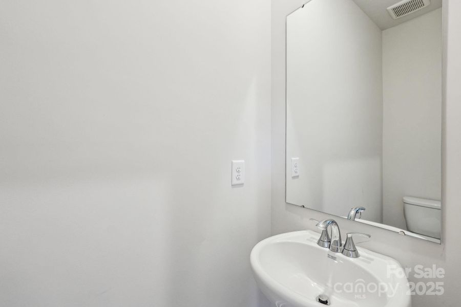 Image 18 of a home in Walnut Reserve.