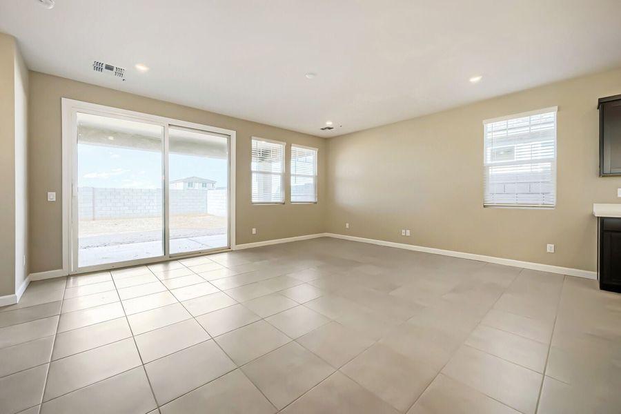 New Home in San Tan Valley, AZ.  - Slide 5