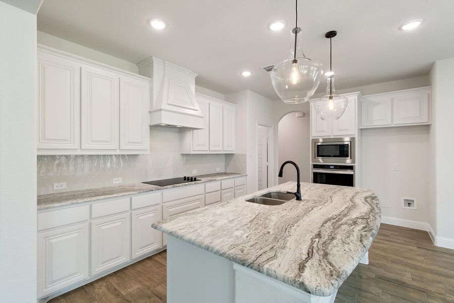 Kitchen | Concept 2972 at Villages of Walnut Grove in Midlothian, TX by Landsea Homes