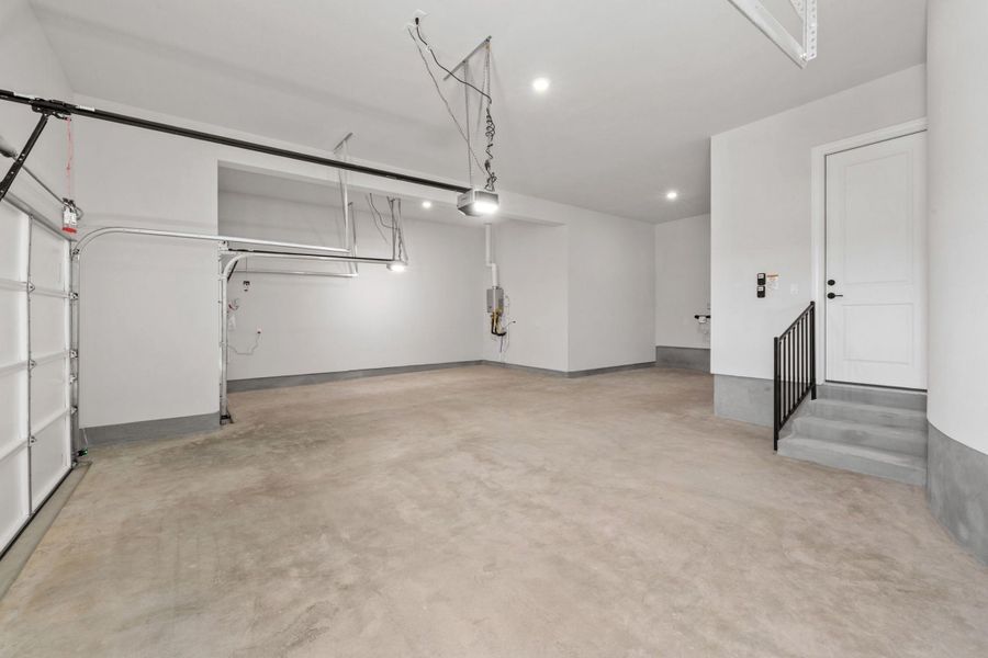 Representative unfurnished interior of a home built from the Ashlyn by Ashton Woods in Provence, Austin (Image 23).