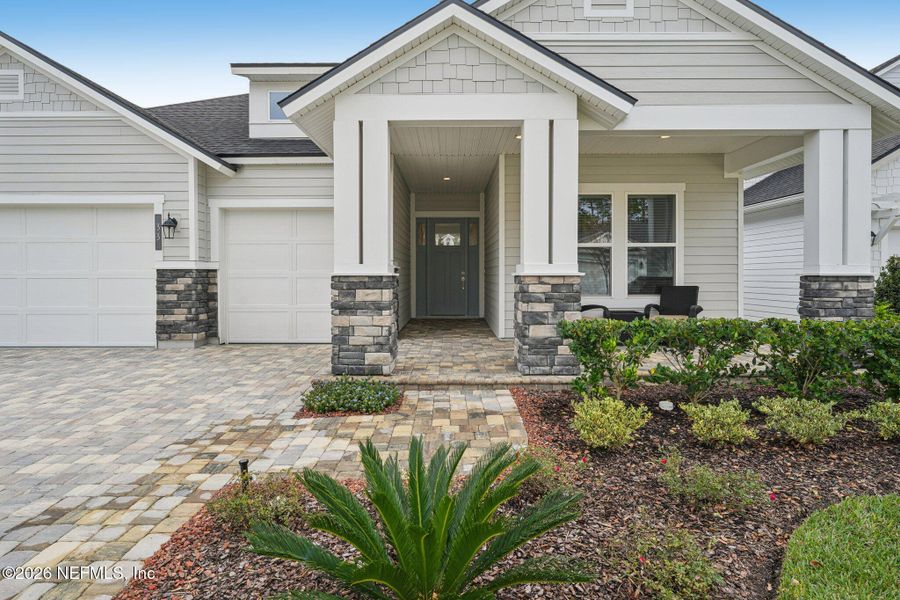 Exterior details and patio area of a home in Middlebourne, St. Johns (Image 32).