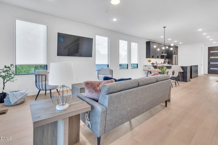 8-web-or-mls-DSC04834 8-web-or-mls-DSC04834