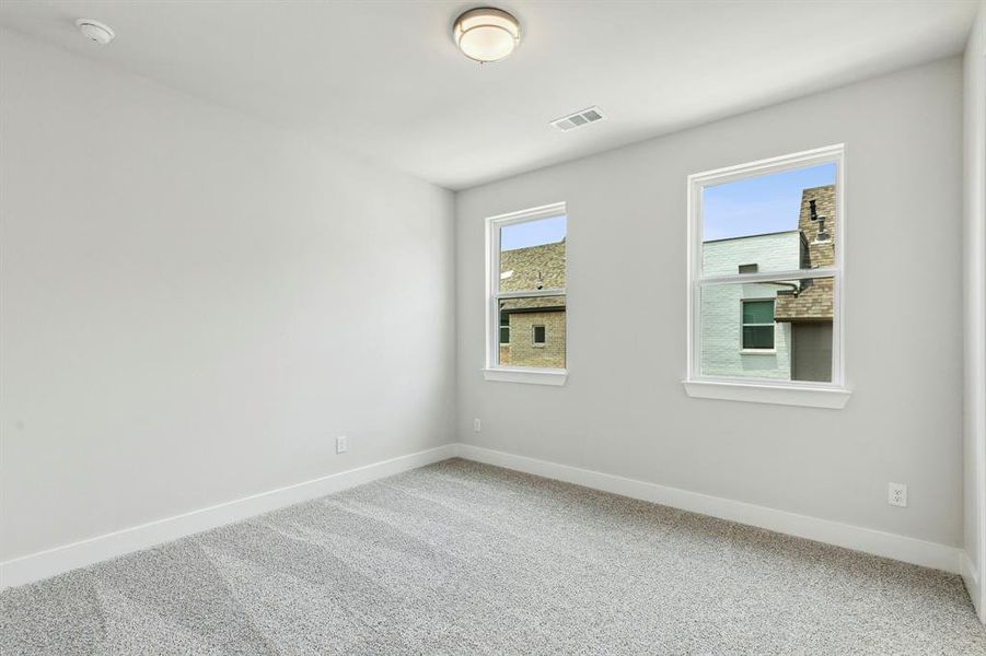 Spacious, unfurnished interior of a new home in SoHo Square, Dallas (Image 13).