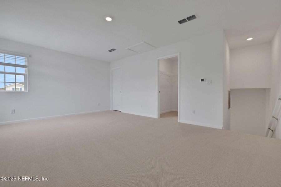 Spacious, unfurnished interior of a new home in Cordova Palms, St. Augustine (Image 28).