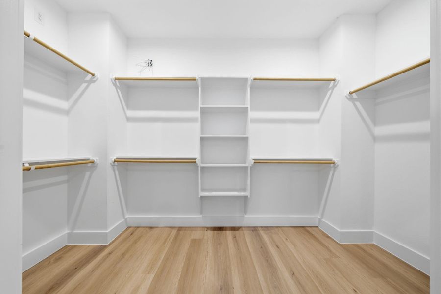 Spacious, unfurnished interior of a new home in , Houston (Image 45).