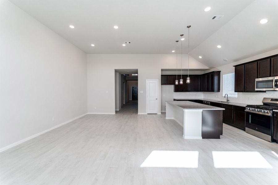 Image 49 of a home in Canterra Creek.