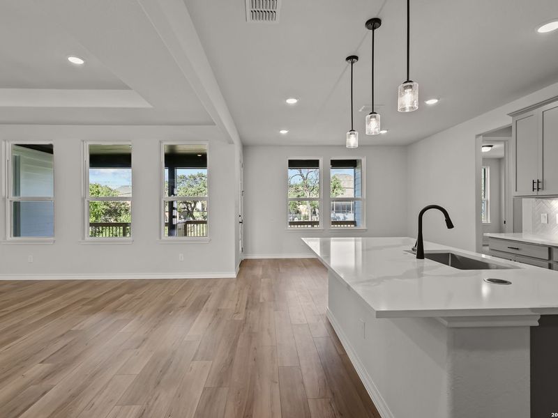Spacious, unfurnished interior of a new home in Potranco Oaks, Castroville (Image 29).