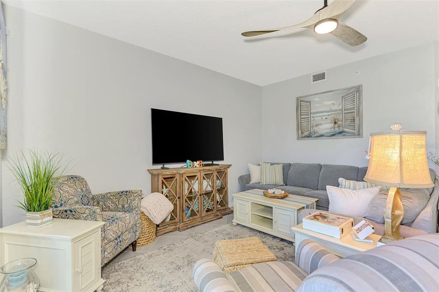 Furnished interior view inside a new home in , Venice (Image 10).