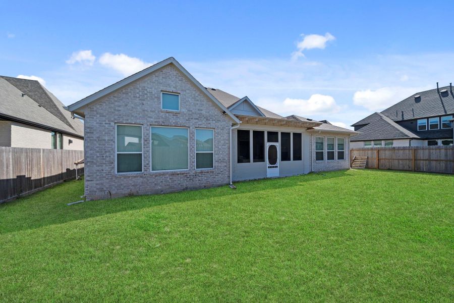Exterior details and patio area of a home in , Richmond (Image 26).