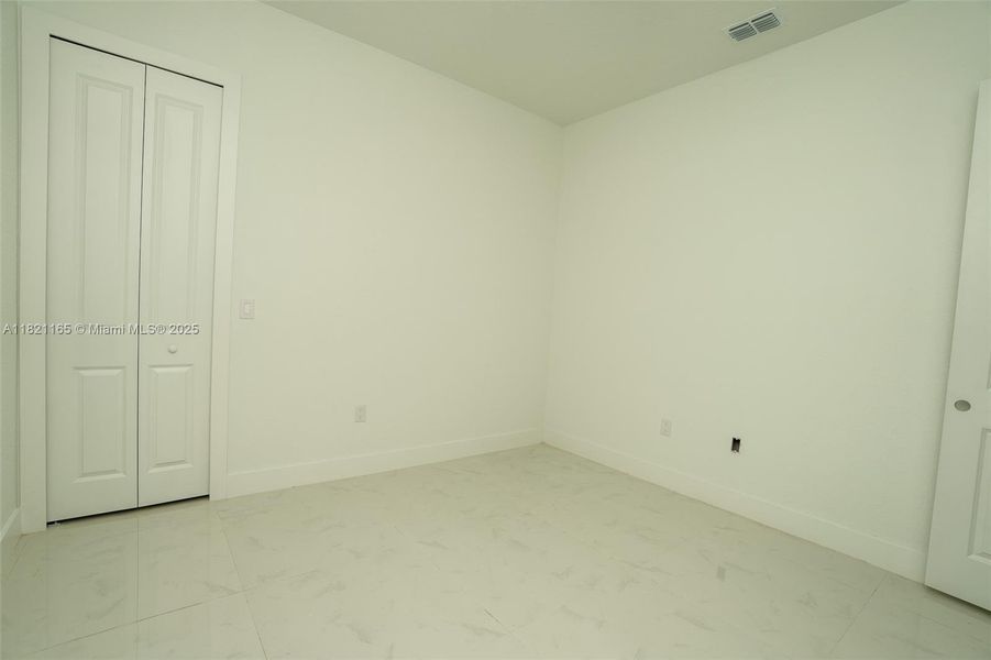 Spacious, unfurnished interior of a new home in , Lehigh Acres (Image 18).